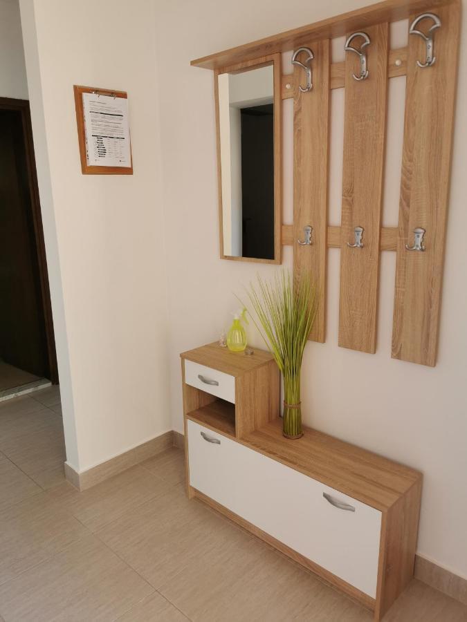 Apartments And Rooms Нівице Екстер'єр фото