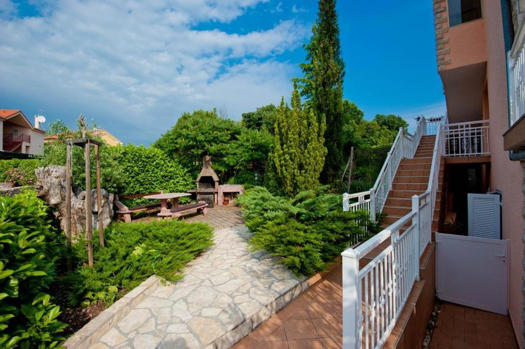 Apartments And Rooms Нівице Екстер'єр фото