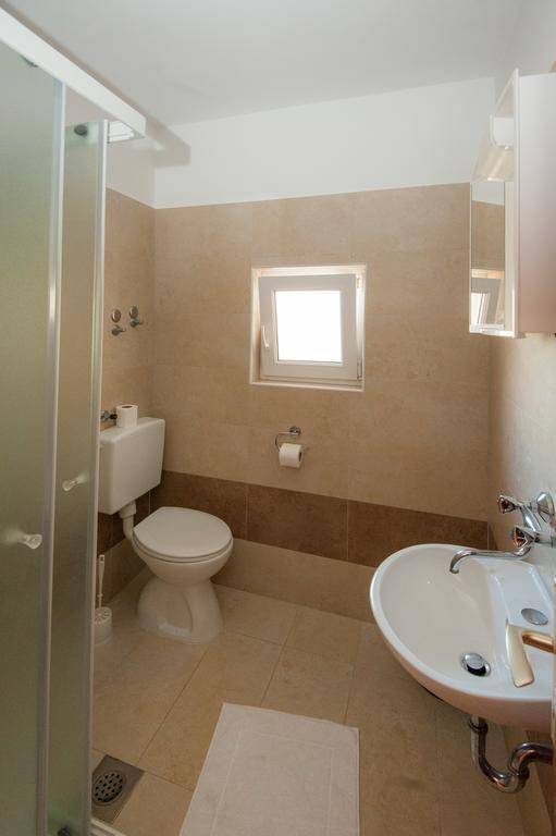 Apartments And Rooms Нівице Екстер'єр фото